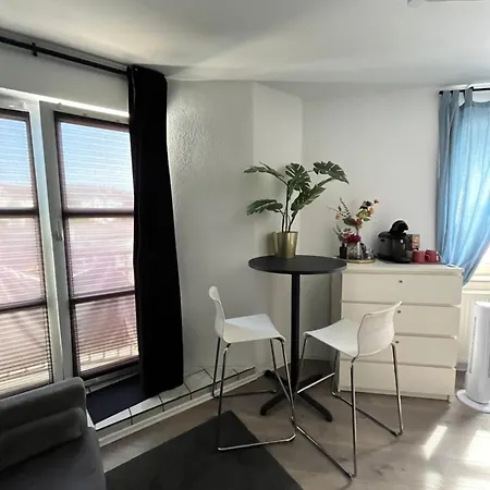 Citynahes Modernes 아파트 *